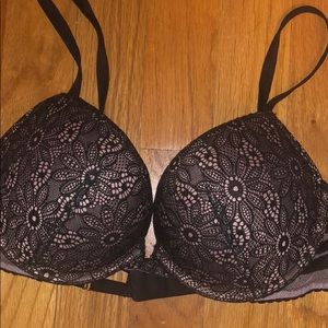 Victoria’s Secret Very Sexy Pushup Bra 32c